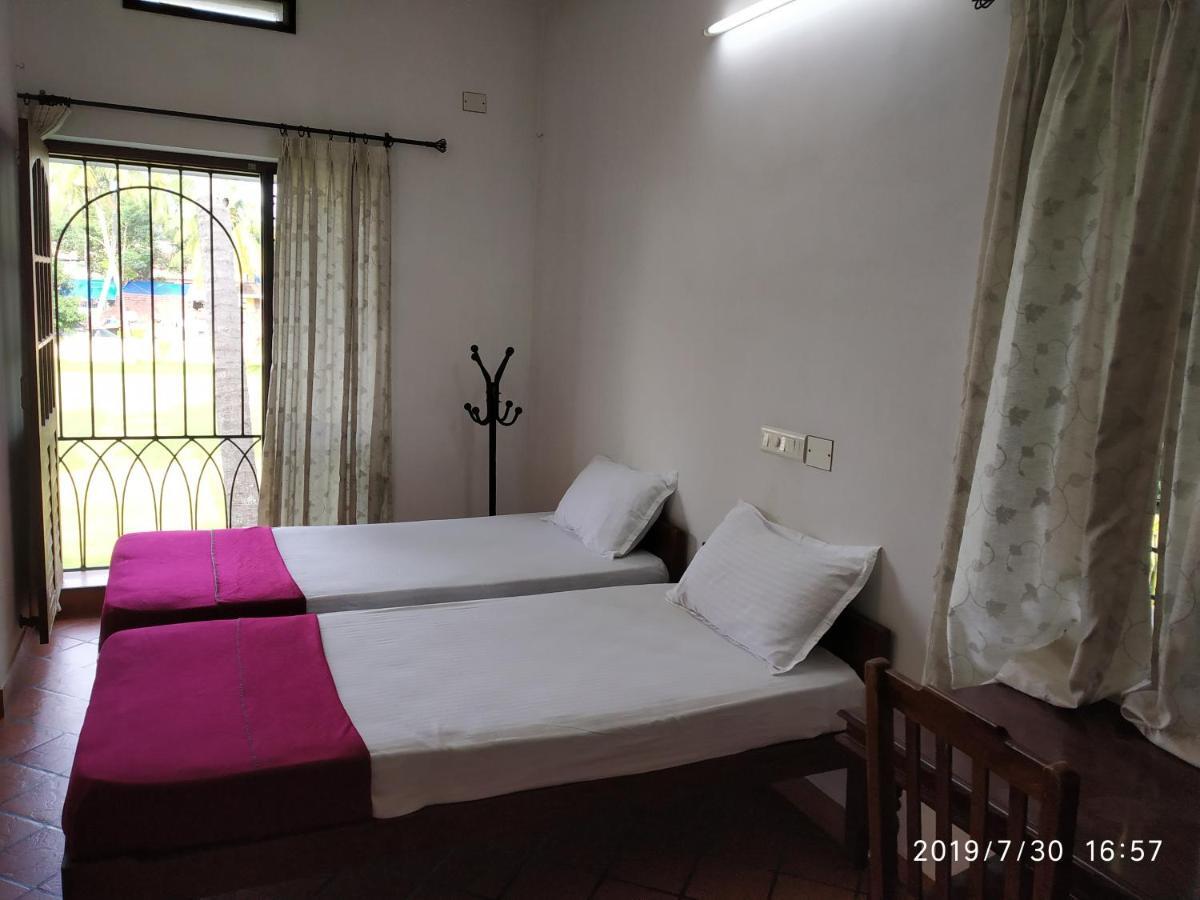 Spice Holidays Hotel Kochi Eksteriør billede